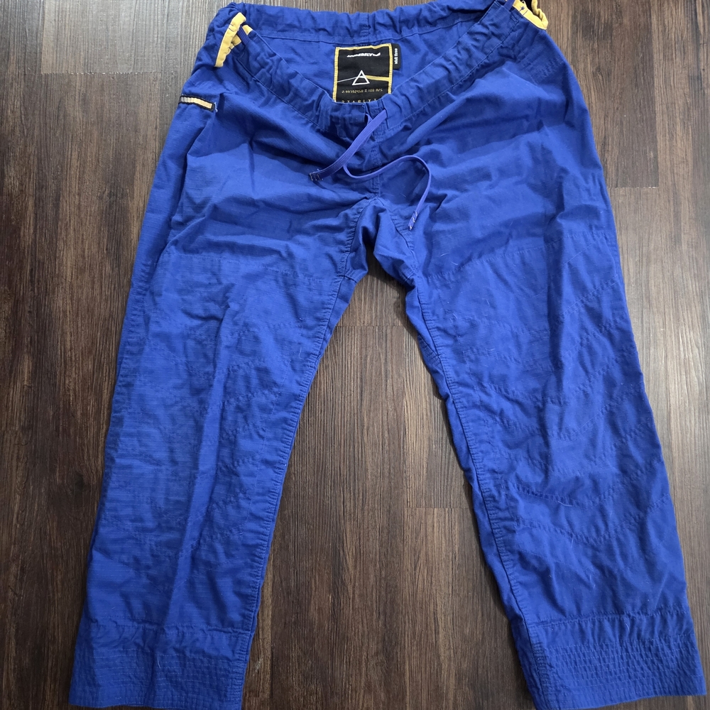Men's Bjj Gi - Royal Blue with Gold Trim - Picture 5 of 7